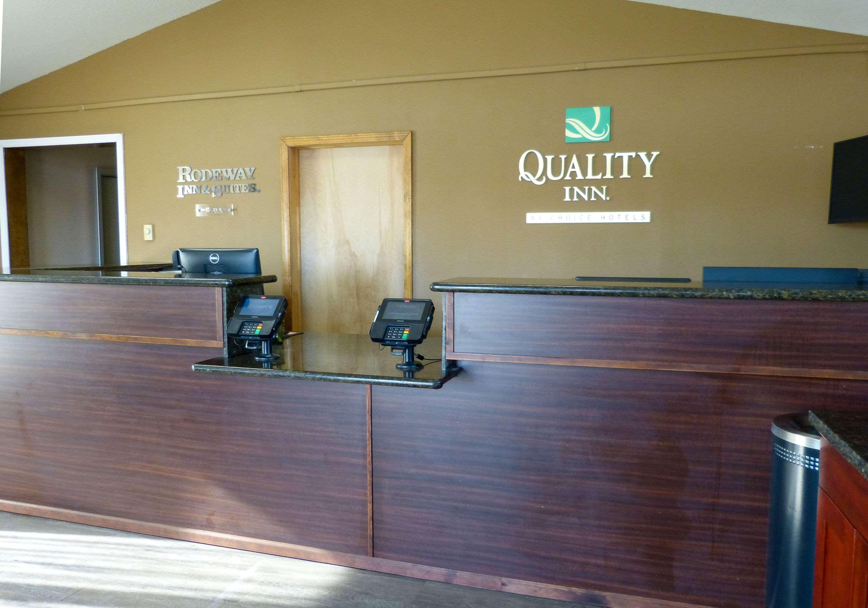 Quality Inn Ontario Extérieur photo